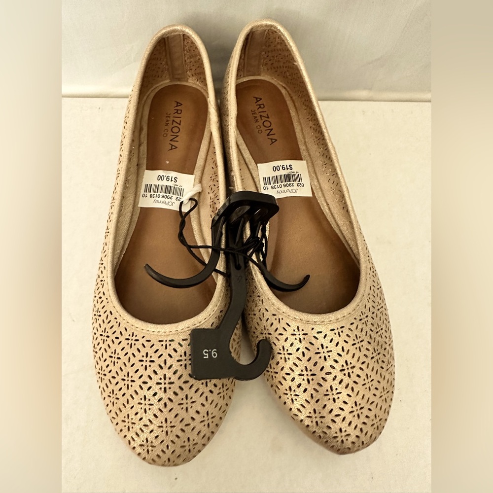 3/$15 NWT Arizona Jean Co. Slip-On Flats Size 9.5